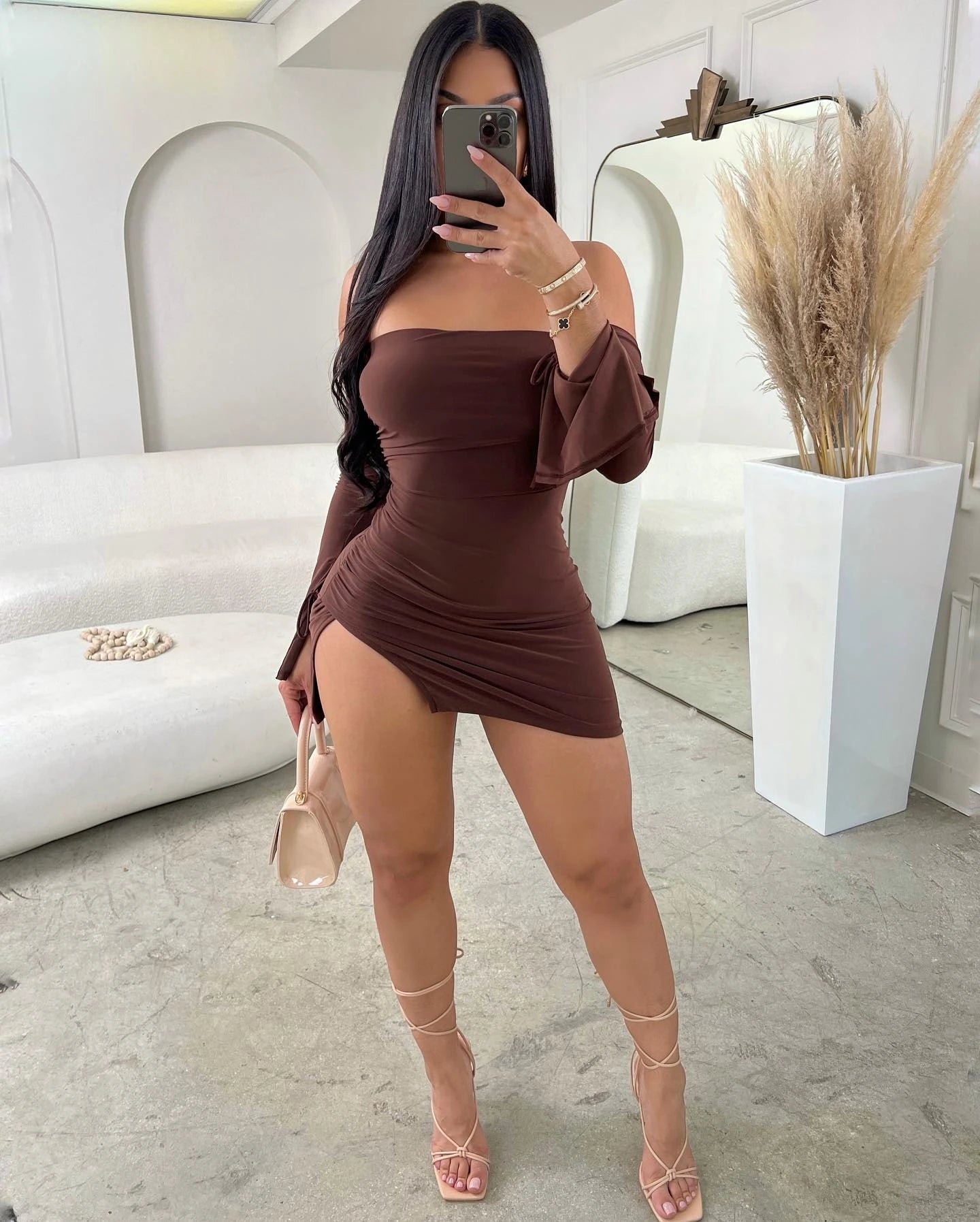 Vestido "Night Siren": Diseño Off-Shoulder con Mangas Batwing