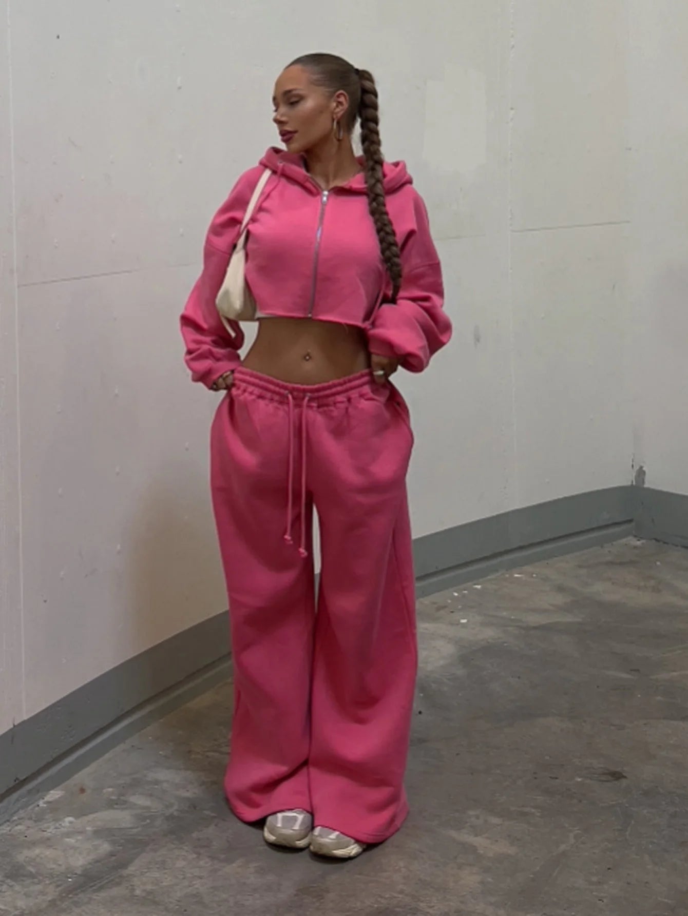 Conjunto Premium "Casual Luxe": Sudadera con Capucha y Pantalón