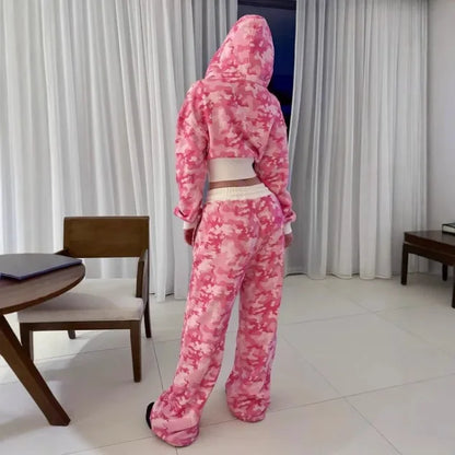 Conjunto Camuflaje Streetwear: Chaqueta con Cierre y Capucha + Pantalón Jogger