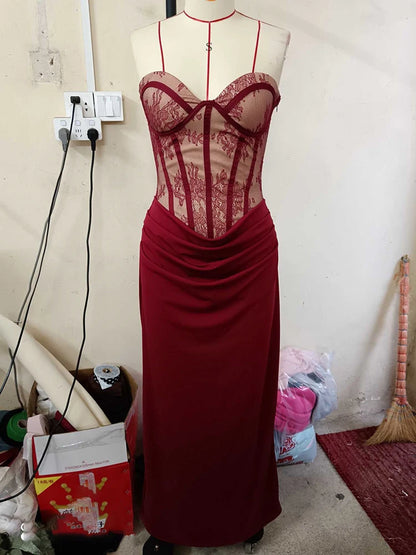 Royal Corset: Maxi Vestido Sirena con Encaje y Escote Corazón