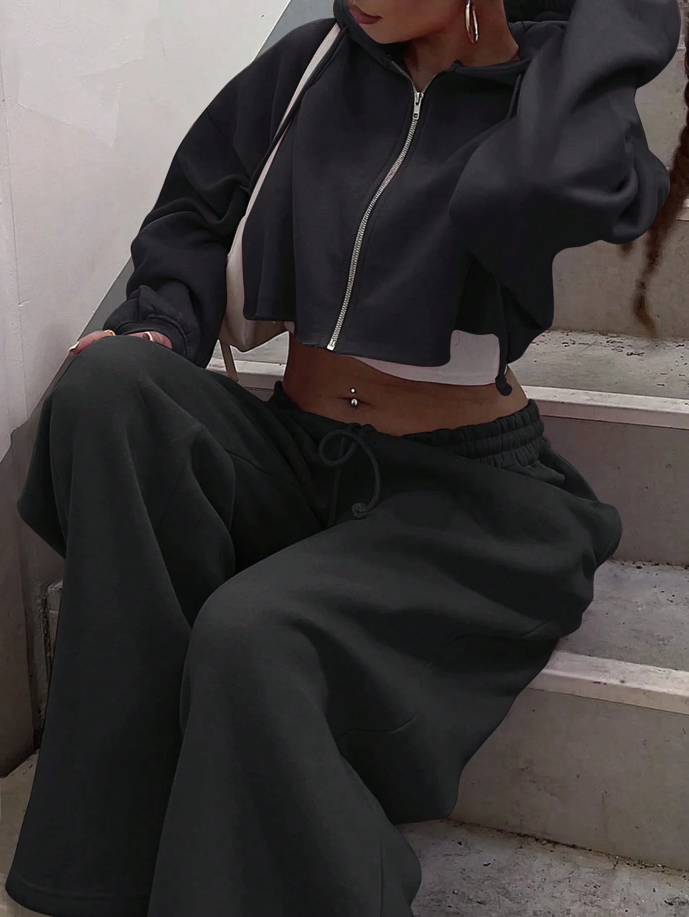 Conjunto Premium "Casual Luxe": Sudadera con Capucha y Pantalón