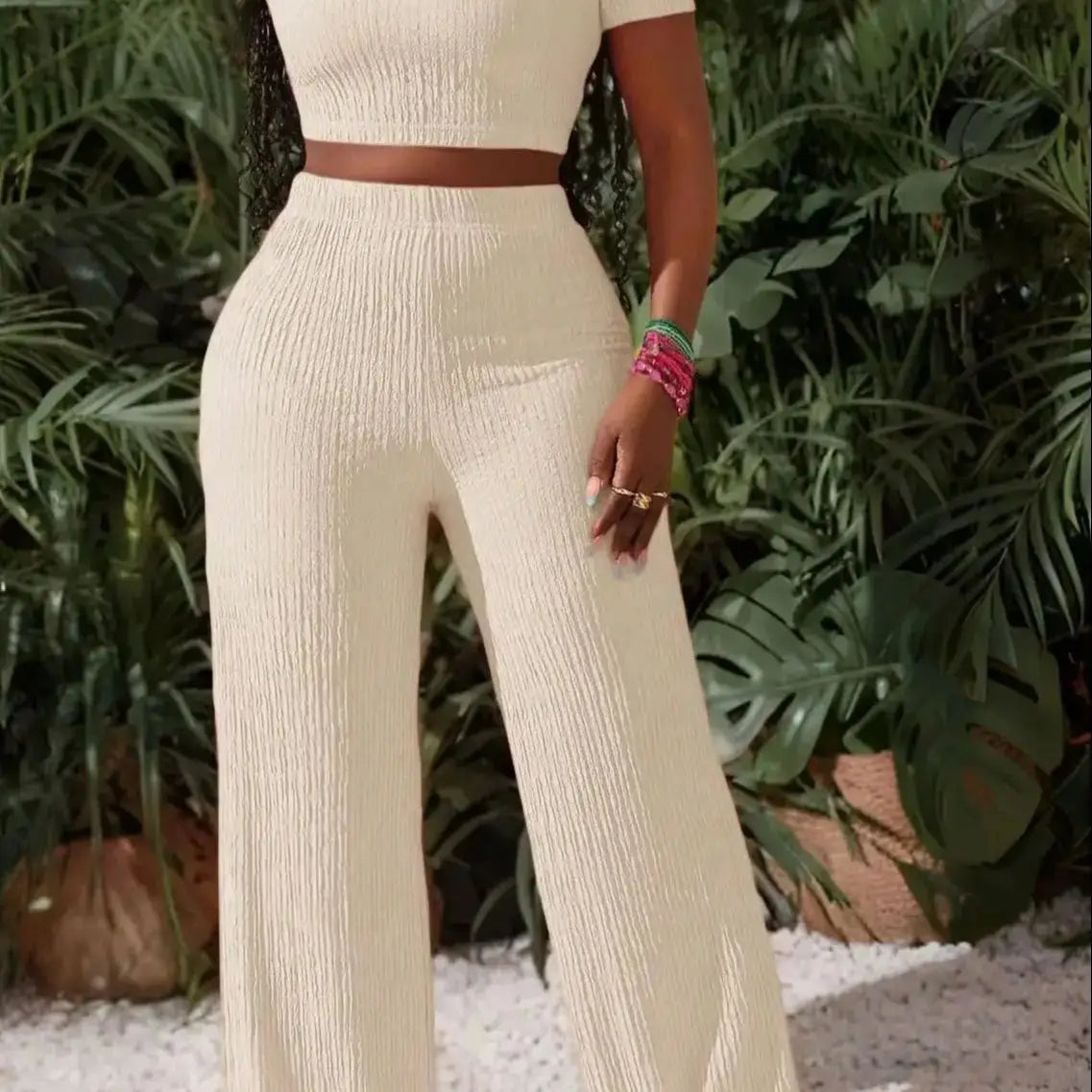 Conjunto "Vintage Flow": Top de Manga Corta y Pantalón Wide-Leg