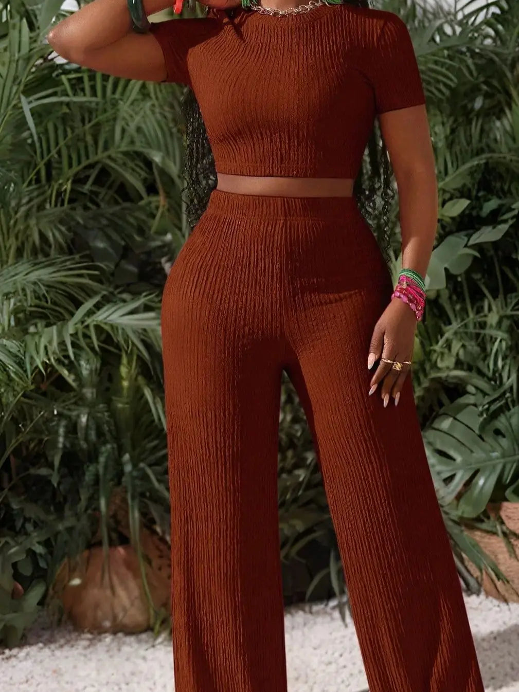 Conjunto "Vintage Flow": Top de Manga Corta y Pantalón Wide-Leg